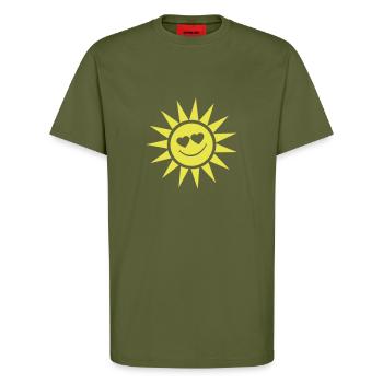 sonne_smileface - T-Shirt - made by SPREAD - MOSS GREEN - Vorne - Alina (178cm) & Michal (187cm)