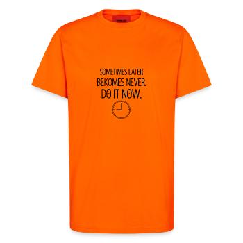 Motivation - T-Shirt - made by SPREAD - SUNSET ORANGE - Vorne - Alina (178cm) & Michal (187cm)