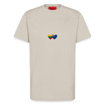 Lituanie Drapeau néo-zélandais - T-shirt bio décontracté fabriqué en UE - WARM CLAY - Devant - Alina (178cm) & Michal (187cm)
