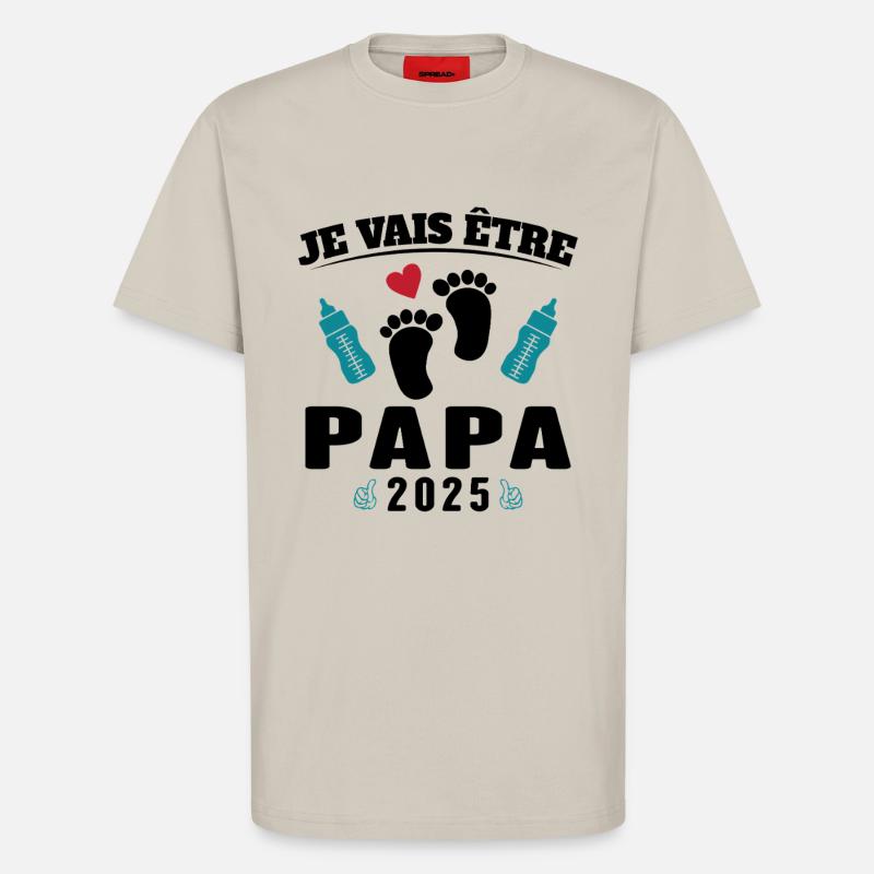 Mann Papa wird 2025 Geschenk - T-Shirt - made by SPREAD - WARM CLAY