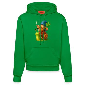 Cooler Zwerg kiffend auf Schnecke - Cannabis -Weed - Organic Fitted Hoodie Made in EU - City Green - Vorne