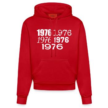 1976 - Organic Fitted Hoodie Made in EU - Rot - Vorne