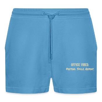 Büro-Vibes: so tun, als ob, lächeln, wiederholen - Organic Relaxed Cropped Shorts Made in EU -  Sol Blue - Vorne