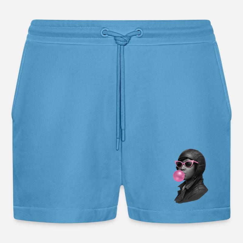 Bessie Coleman con occhiali da sole rosa e gomma da masticare - Pantaloncini corti ecologici casual Made in UE -  Sol Blue