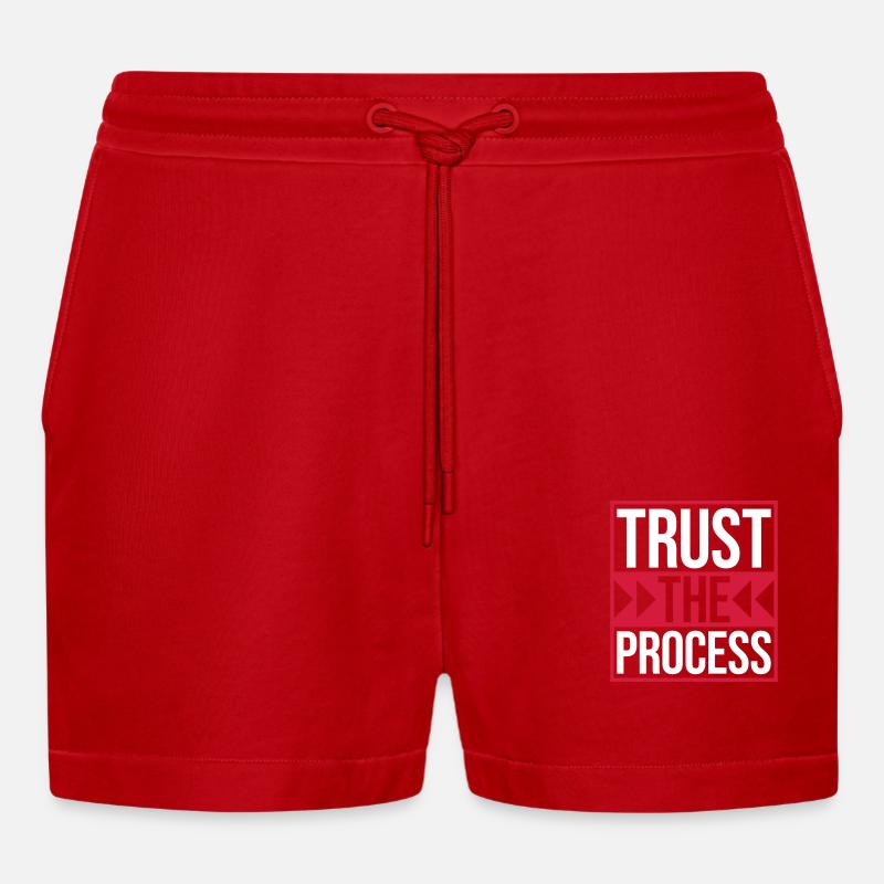 trust the process Zitat - Organic Relaxed Cropped Shorts Made in EU - Rot