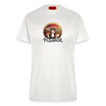 Mystische Fliegenpilze im Mondlicht - Fitted T-Shirt - made by SPREAD - OFF WHITE - Vorne