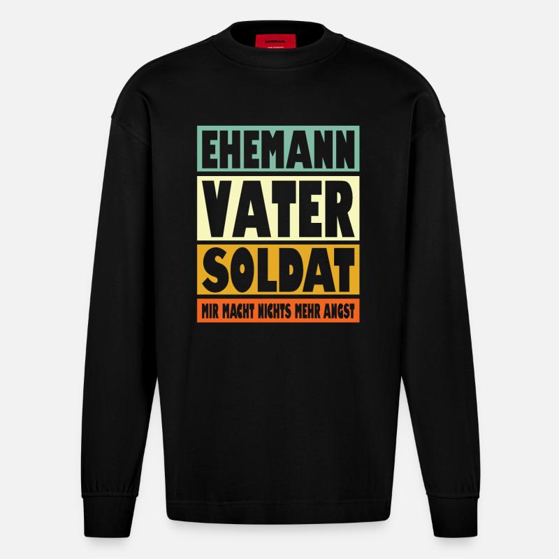 Soldat Vater Ehemann Held - Heavyweight Oversized Organic Langarmshirt Made in EU - SOLID BLACK