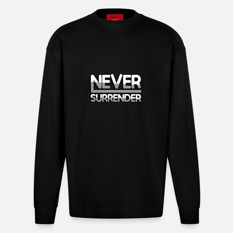 NEVER SURRENDER (Weiß) - Gaming - Heavyweight Oversized Organic Langarmshirt Made in EU - SOLID BLACK
