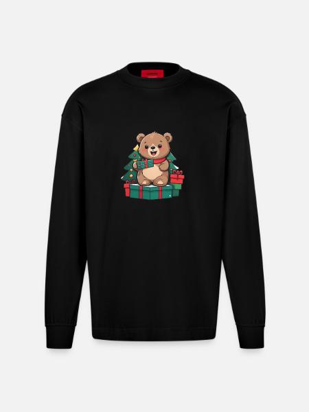 Cute bear celebrating Christmas. - Heavyweight Oversized Organic Longsleeve Shirt Made in EU - SOLID BLACK