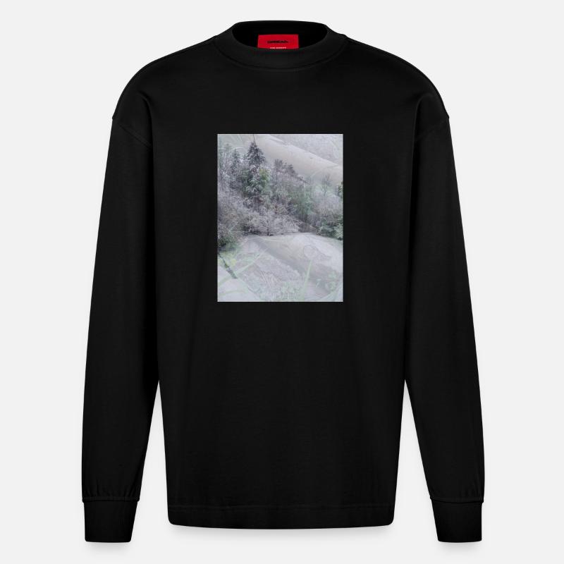 Schnee Landschaft auf Baumstämmen - Heavyweight Oversized Organic Langarmshirt Made in EU - SOLID BLACK