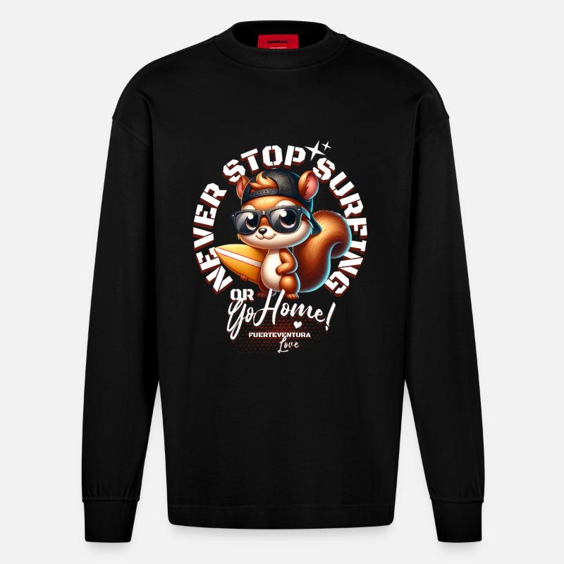 Surfer Eichhörnchen mit Surfbrett - Heavyweight Oversized Organic Langarmshirt Made in EU - SOLID BLACK