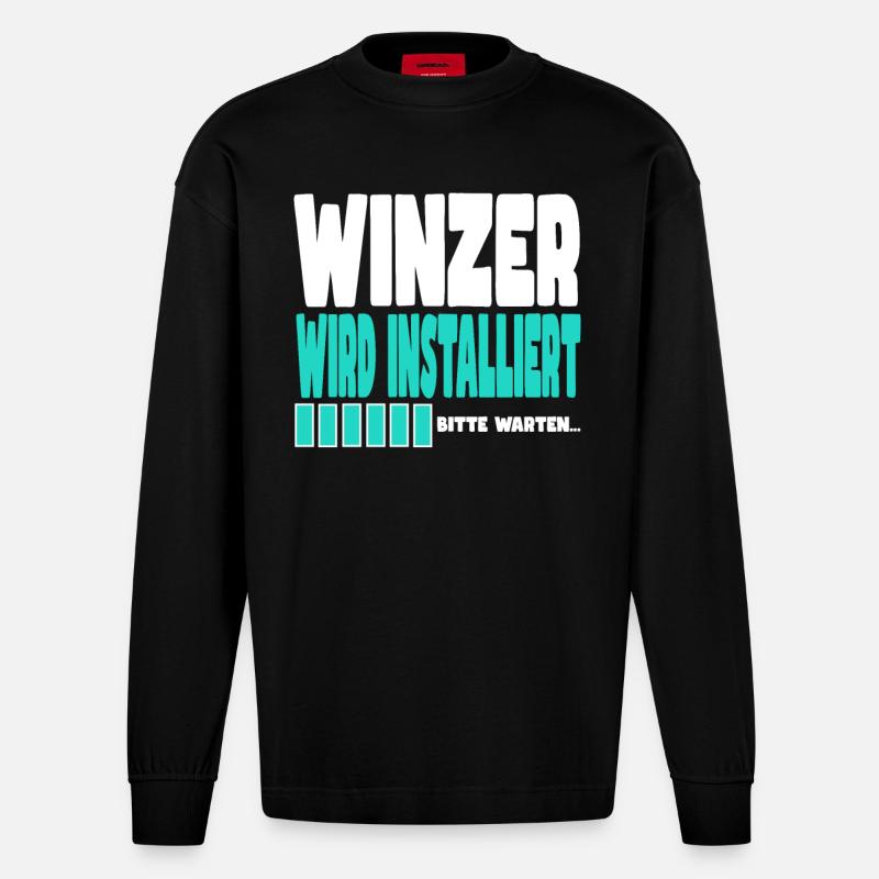 Winzer wird installiert - Heavyweight Oversized Organic Langarmshirt Made in EU - SOLID BLACK