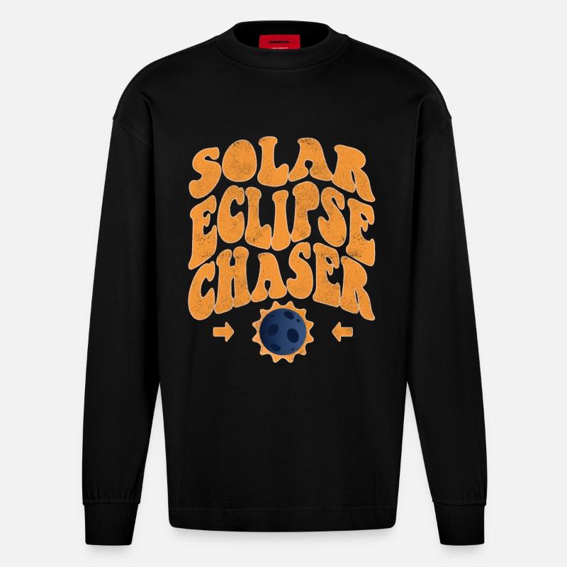 Solar eclipse chaser - Heavyweight Oversized Organic Langarmshirt Made in EU - SOLID BLACK