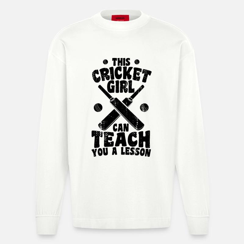 Cricket Mädchen erteilt dir eine Lektion - Heavyweight Oversized Organic Langarmshirt Made in EU - OFF WHITE