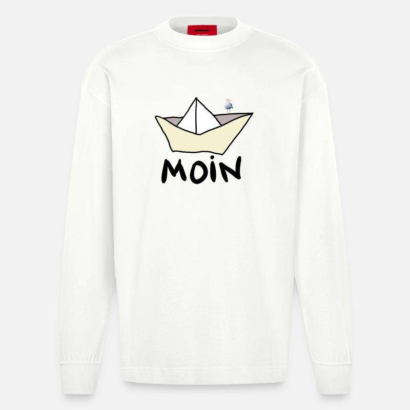 Papierboot am Strand mit Möwe - Heavyweight Oversized Organic Langarmshirt Made in EU - OFF WHITE