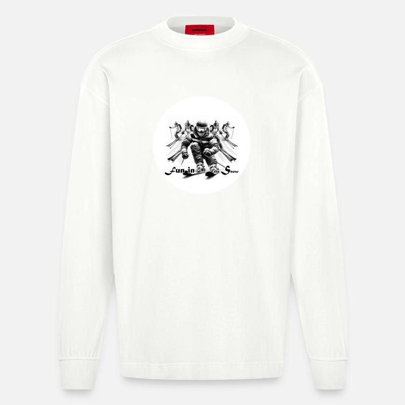 Fun im Schnee: Dynamische Skifahrer-Szene - Heavyweight Oversized Organic Langarmshirt Made in EU - OFF WHITE