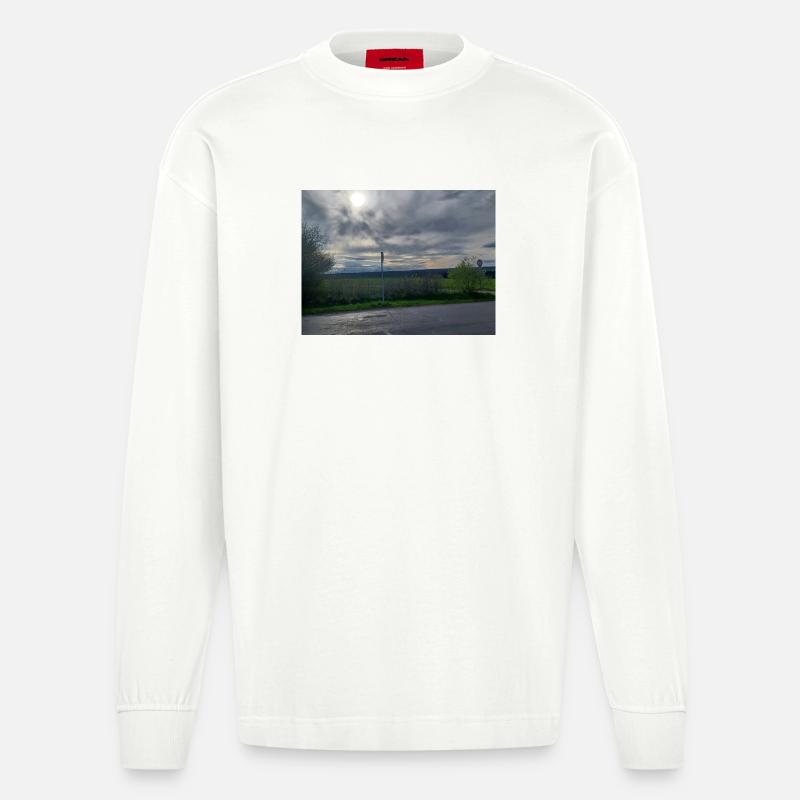 Abendstimmung südlicher Schwarzwald - Heavyweight Oversized Organic Langarmshirt Made in EU - OFF WHITE