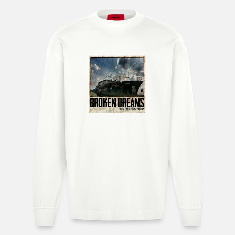 Verfallenes Schiff mit Himmelshintergrund - Heavyweight Oversized Organic Langarmshirt Made in EU - OFF WHITE