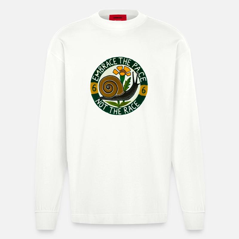 Umarme die langsame Schnecke - Heavyweight Oversized Organic Langarmshirt Made in EU - OFF WHITE