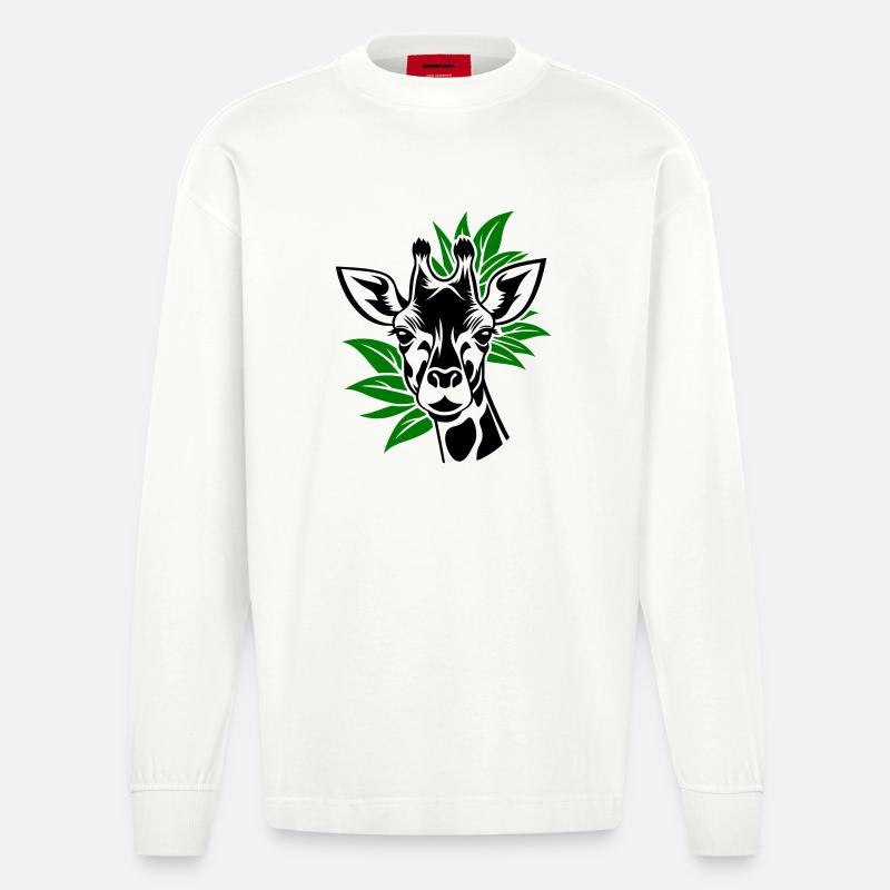 Giraffe mit Blätter im Hintergrund - Heavyweight Oversized Organic Langarmshirt Made in EU - OFF WHITE