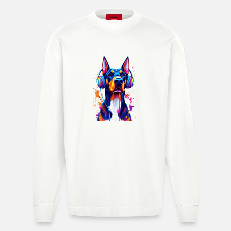 Dobermann mit Kopfhörern - Heavyweight Oversized Organic Langarmshirt Made in EU - OFF WHITE