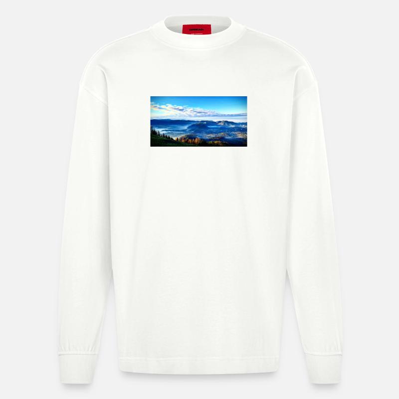 Morgennebel Berglandschaft - Heavyweight Oversized Organic Langarmshirt Made in EU - OFF WHITE