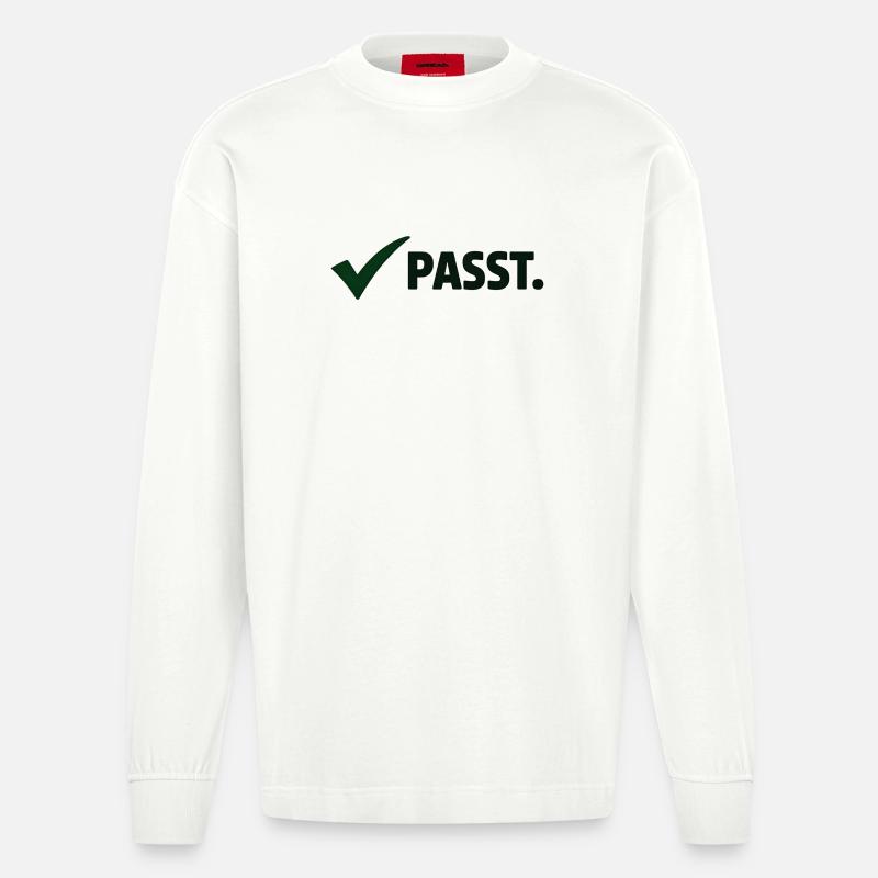 Passt. Minimal Meme Statement T-Shirt - Heavyweight Oversized Organic Langarmshirt Made in EU - OFF WHITE