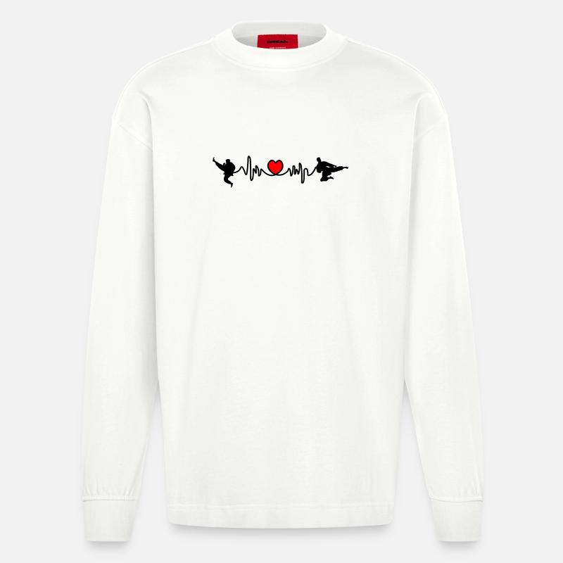 Karate Cardio oder Herzfrequenz mit Karate-Kicks - Heavyweight Oversized Organic Langarmshirt Made in EU - OFF WHITE