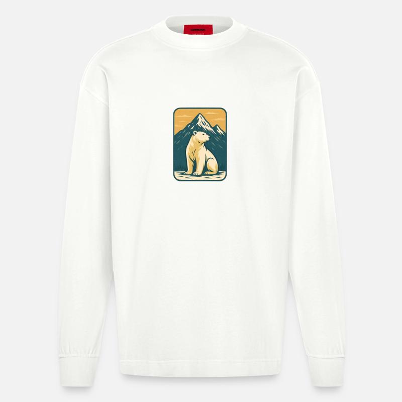 Polar Bär vor Berglandschaft - Heavyweight Oversized Organic Langarmshirt Made in EU - OFF WHITE