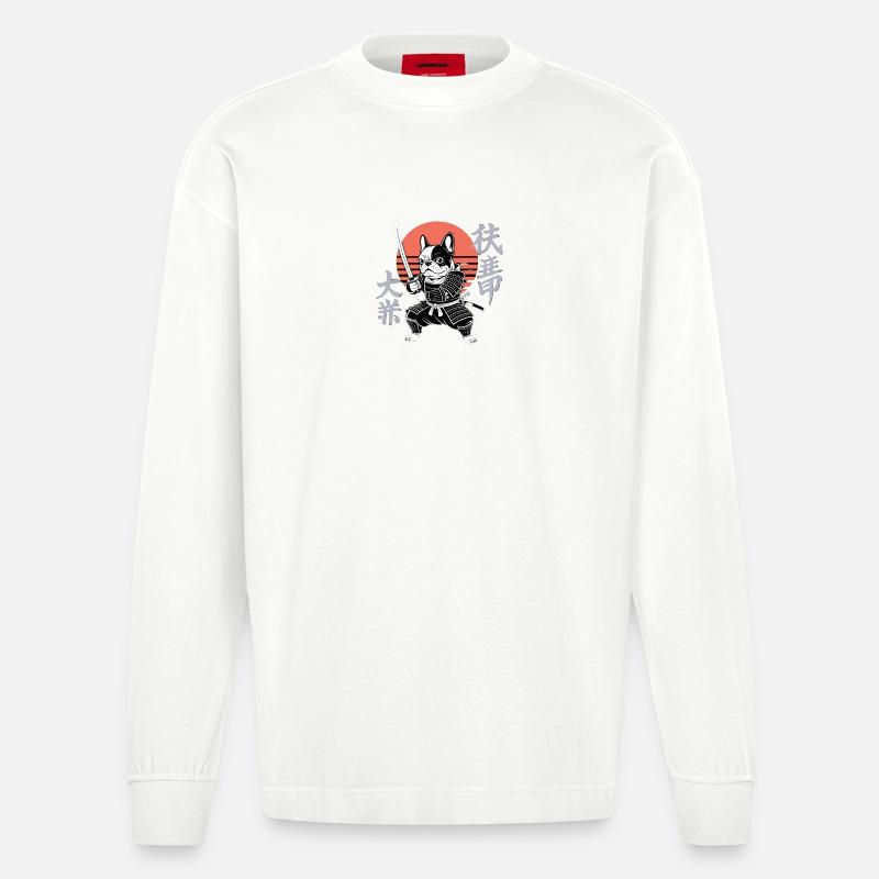 Samurai Bulldogge in der Herbstsonne - Heavyweight Oversized Organic Langarmshirt Made in EU - OFF WHITE
