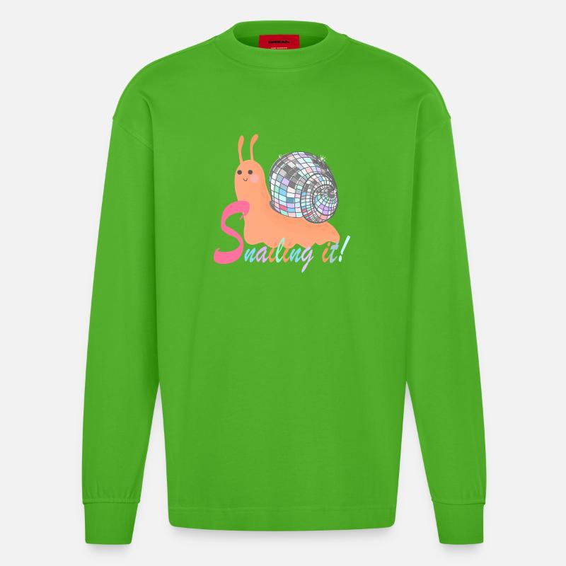 Snailing It! – Bunte Schnecke mit Disco-Kugel - Heavyweight Oversized Organic Langarmshirt Made in EU - Apple Neon