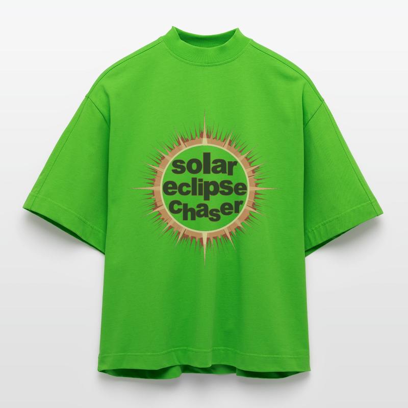 Solar eclipse chaser Heavyweight Oversized Organic Boxy T-Shirt Made in EU