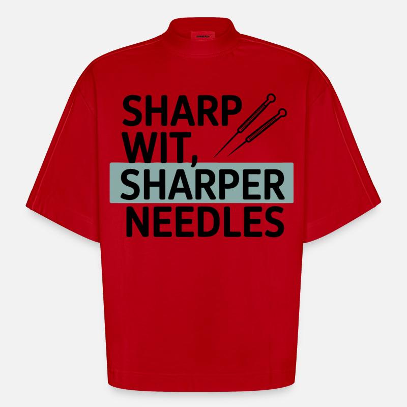 Sharp Wit, Sharper Needles Akupunkteur Beruf - Heavyweight Oversized Organic Boxy T-Shirt Made in EU - Rot