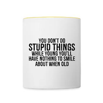 Tu ne fais pas de bêtises quand tu es jeune, tu vas - Mug contrasté - blanc/jaune - Devant