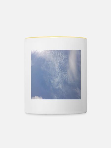 Blauer Himmel - Tasse zweifarbig - Weiß/Gelb