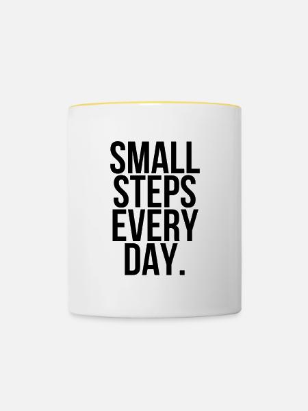 Small steps every day - Tasse zweifarbig - Weiß/Gelb