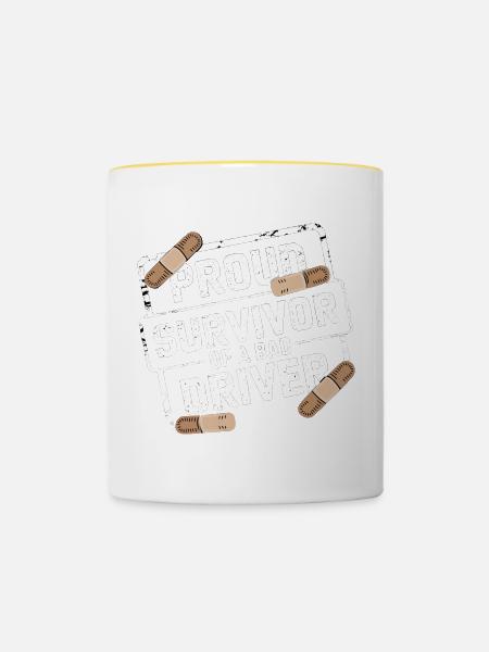 Proud Survivor Of A Bad Driver 2 - Tasse zweifarbig - Weiß/Gelb