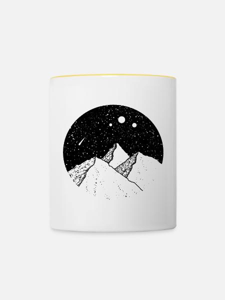 Berge im Sternenhimmel - Tasse zweifarbig - Weiß/Gelb