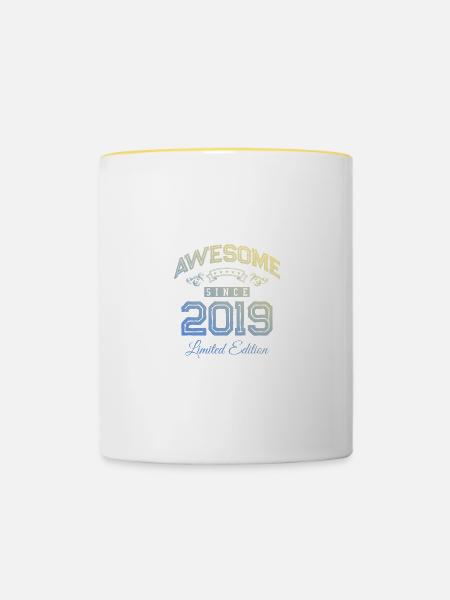 2019 awesome since - Tasse zweifarbig - Weiß/Gelb