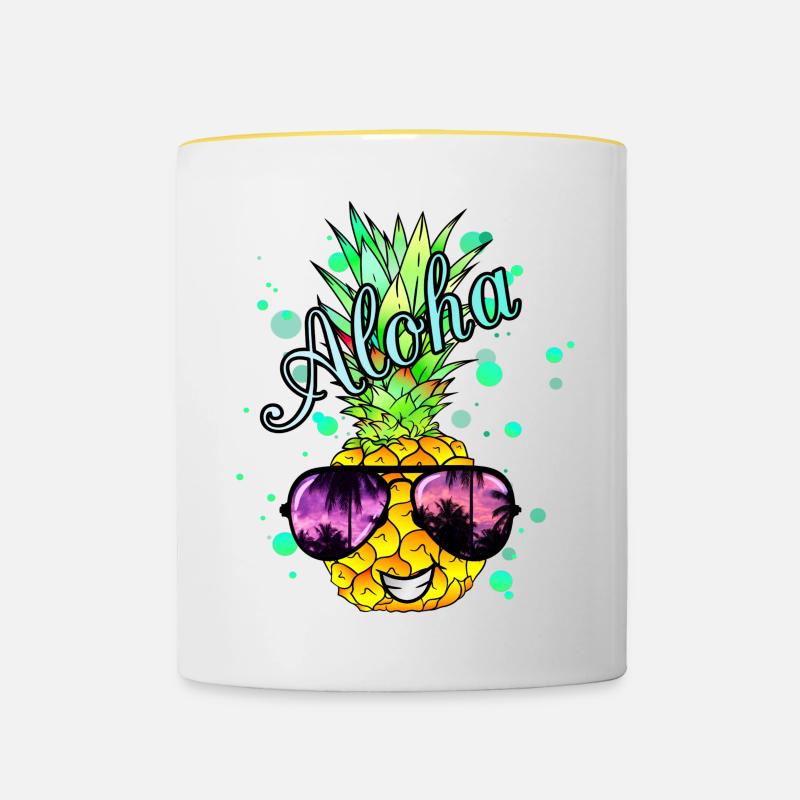 Aloha pineapple with splashes of paint - Contrasting Mug - white/yellow