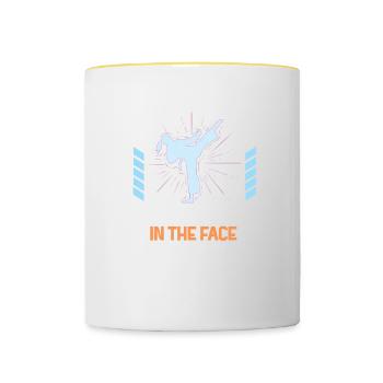 She Is Beauty She Is Grace She Will Kick You In - Tasse zweifarbig - Weiß/Gelb - Vorne