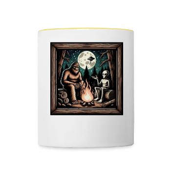 Bigfoot with alien at the campfire - Contrasting Mug - white/yellow - Front