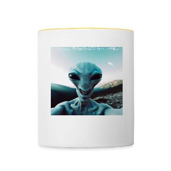 Alien selfie in the mountains - Contrasting Mug - white/yellow - Front
