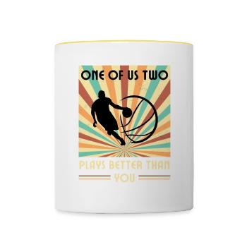 Einer Von Uns Beiden Spielt Besser Basketball - Tasse zweifarbig - Weiß/Gelb - Vorne