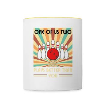 Einer Von Uns Beiden Spielt Besser Als Du Bowling - Tasse zweifarbig - Weiß/Gelb - Vorne