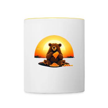 Ours mangeant du nacho au coucher du soleil - Mug contrasté - blanc/jaune - Devant