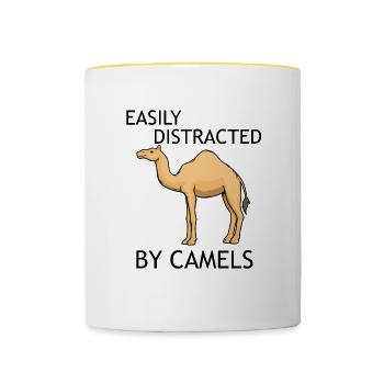 Ablenkt von lustigen Kamelen, Wildtieren, Natur, - Tasse zweifarbig - Weiß/Gelb - Vorne
