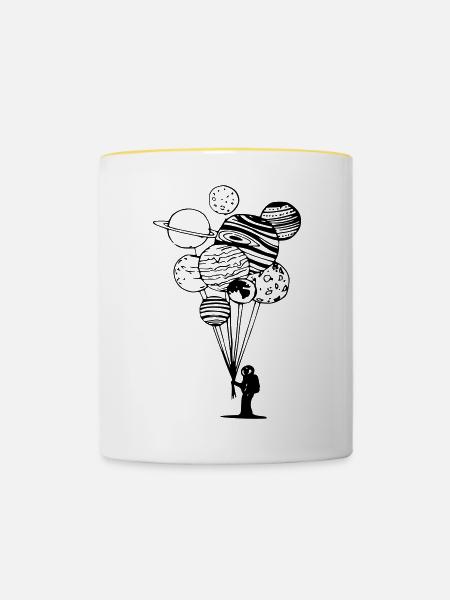 astronaut luftballons - Tasse zweifarbig - Weiß/Gelb