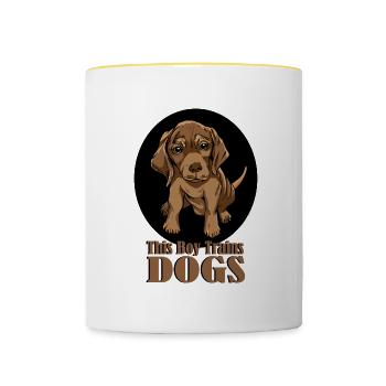 Boy Trains Dogs Süßes Zitat von Pet Obedience - Tasse zweifarbig - Weiß/Gelb - Vorne