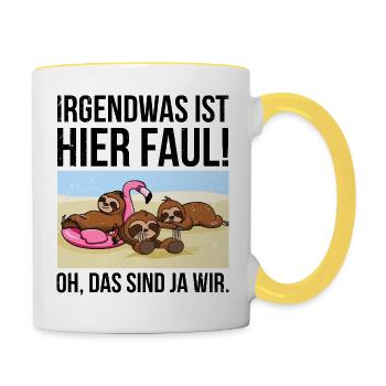 Irgendwas ist hier faul oh das sind ja wir! - Tasse zweifarbig - Weiß/Gelb - Rechts